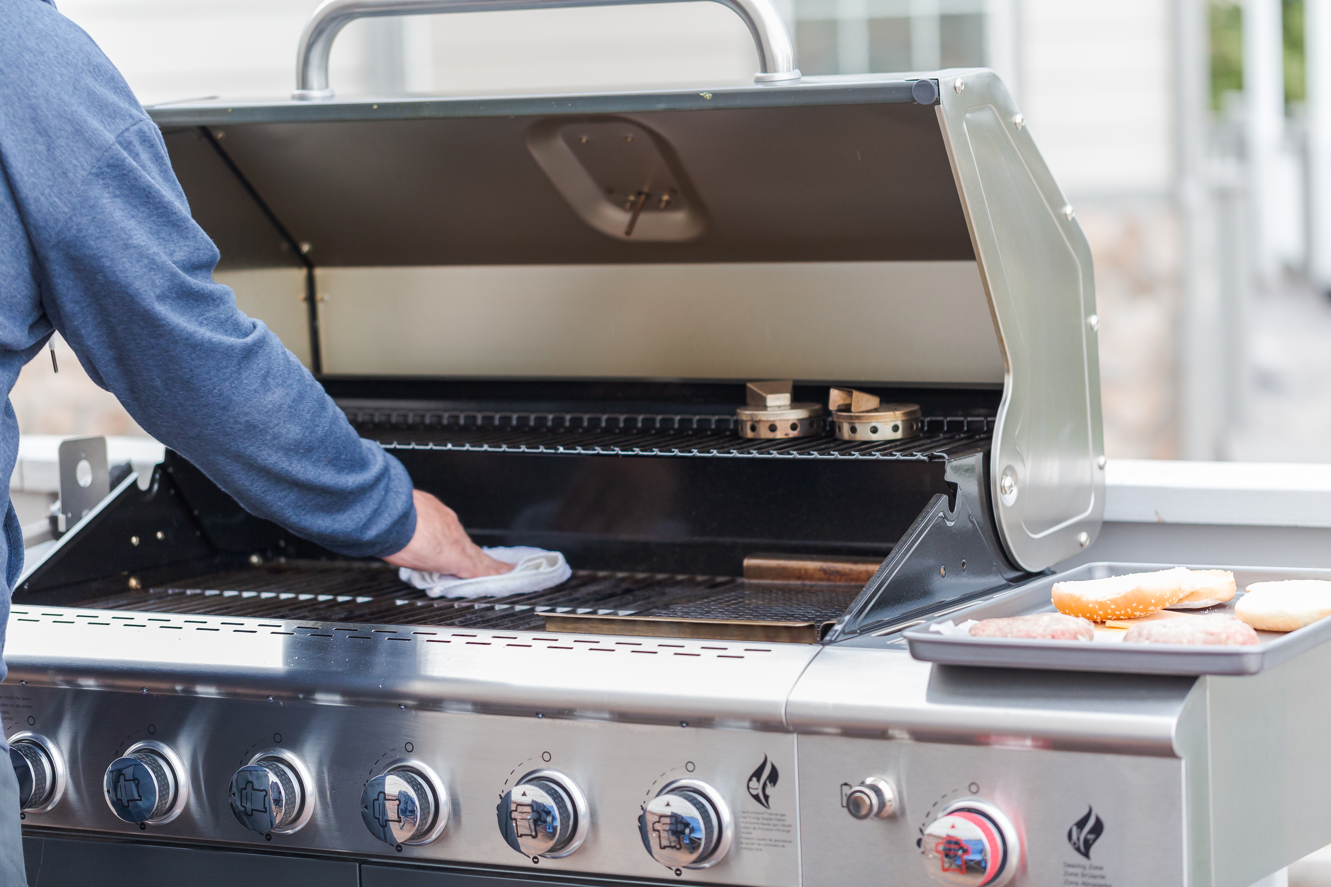 How to keep your outdoor grill clean all summer long