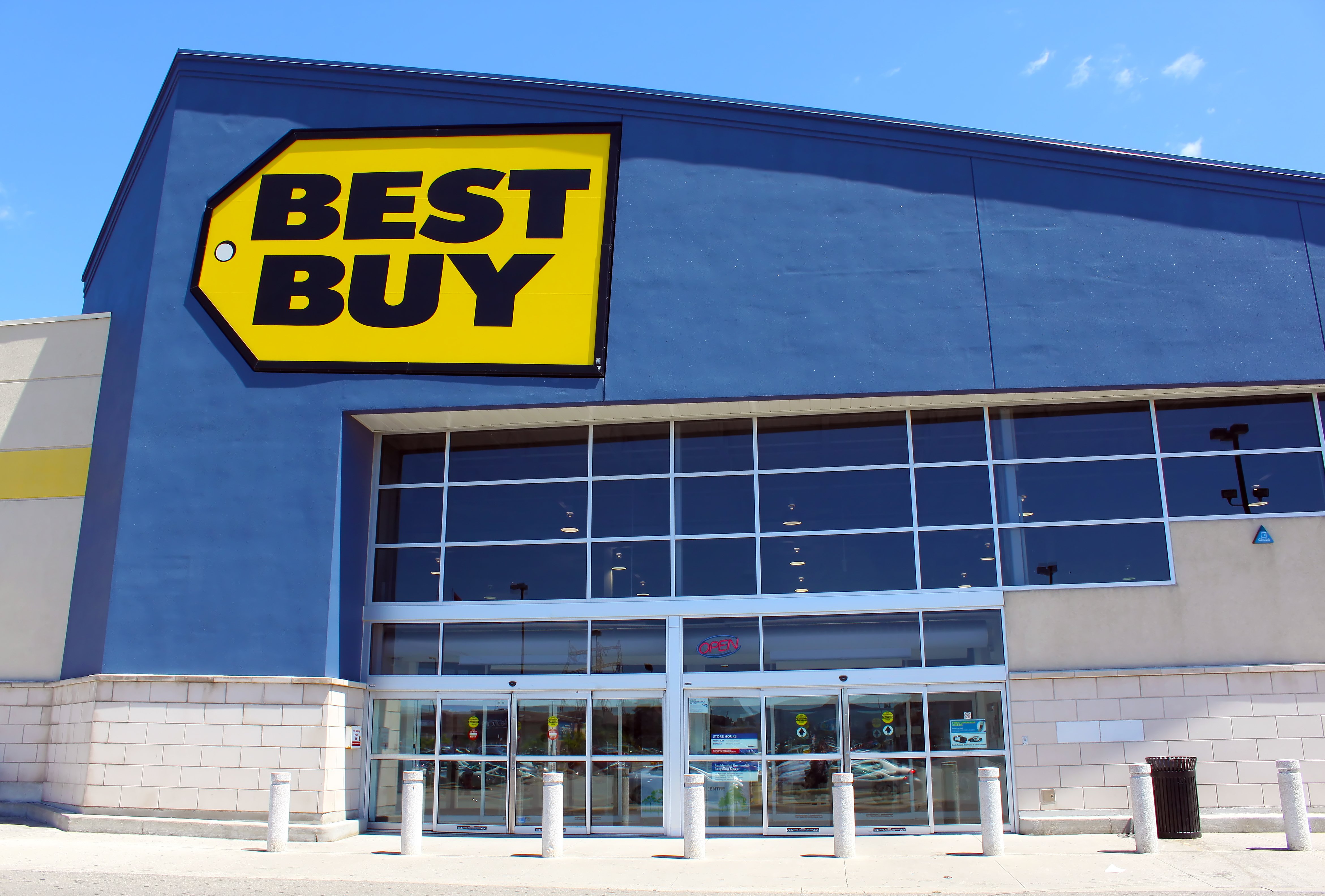 Best Buy storefront