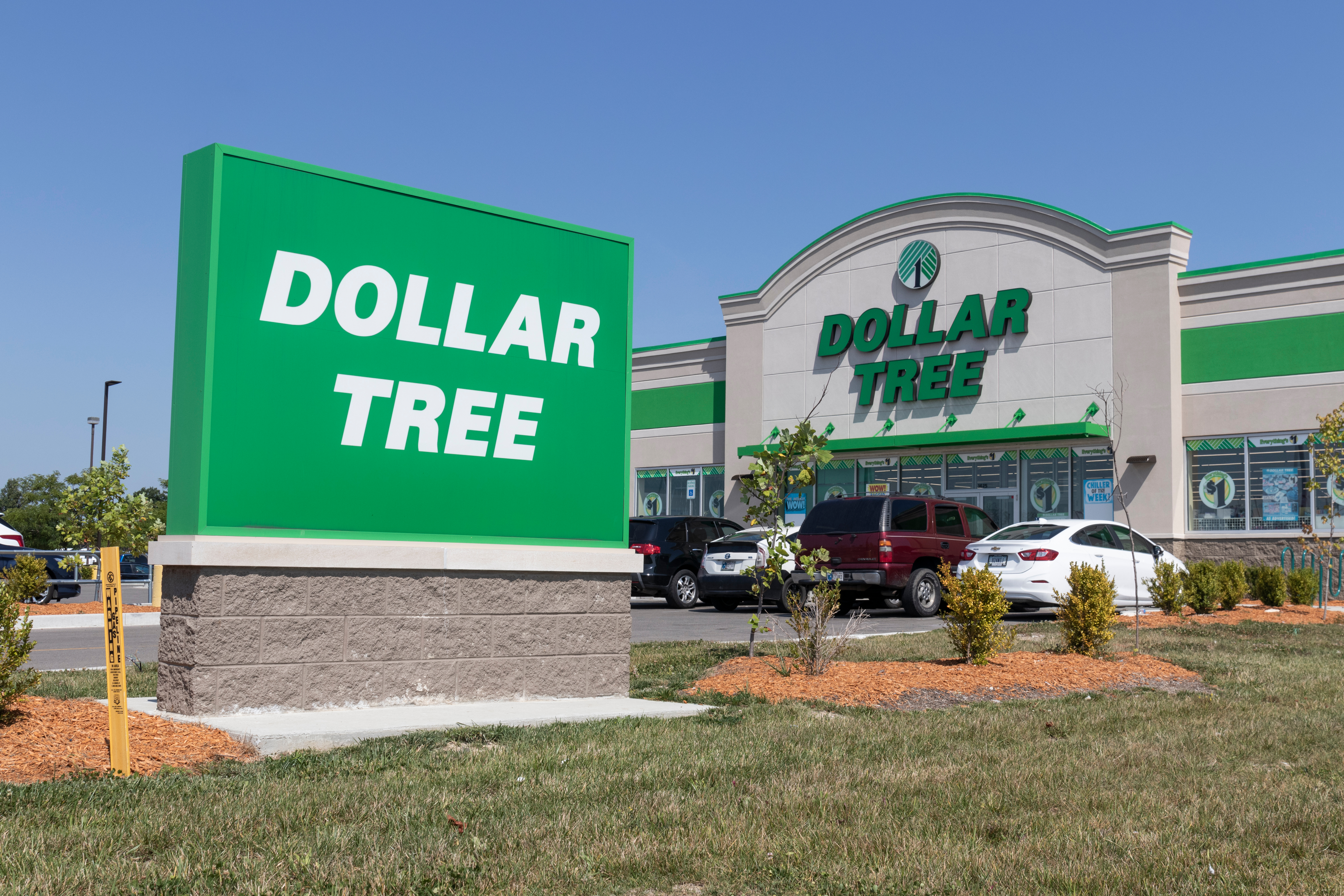 Dollar Tree storefront