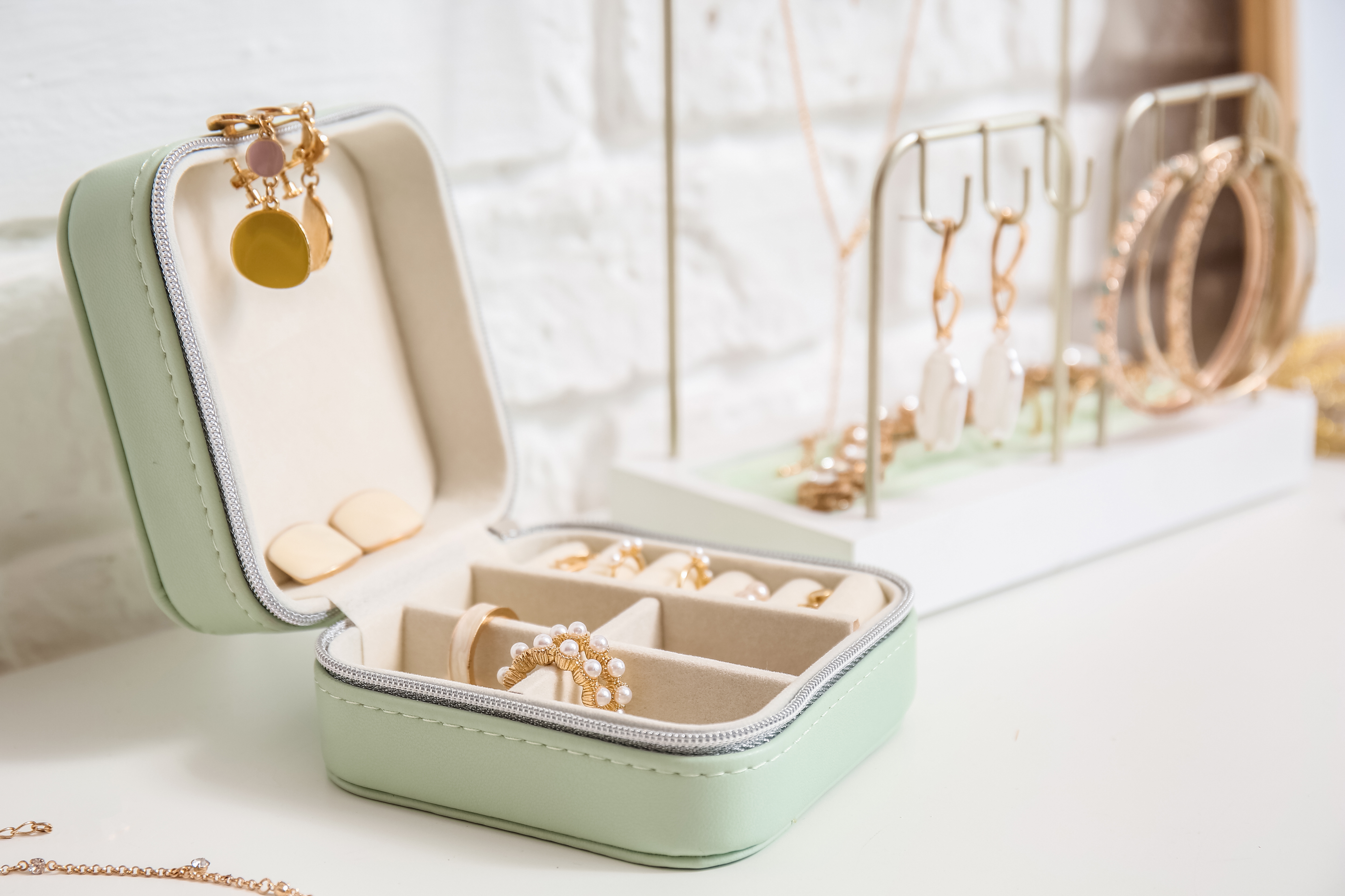 How to store your jewelry to keep it safe and tangle-free