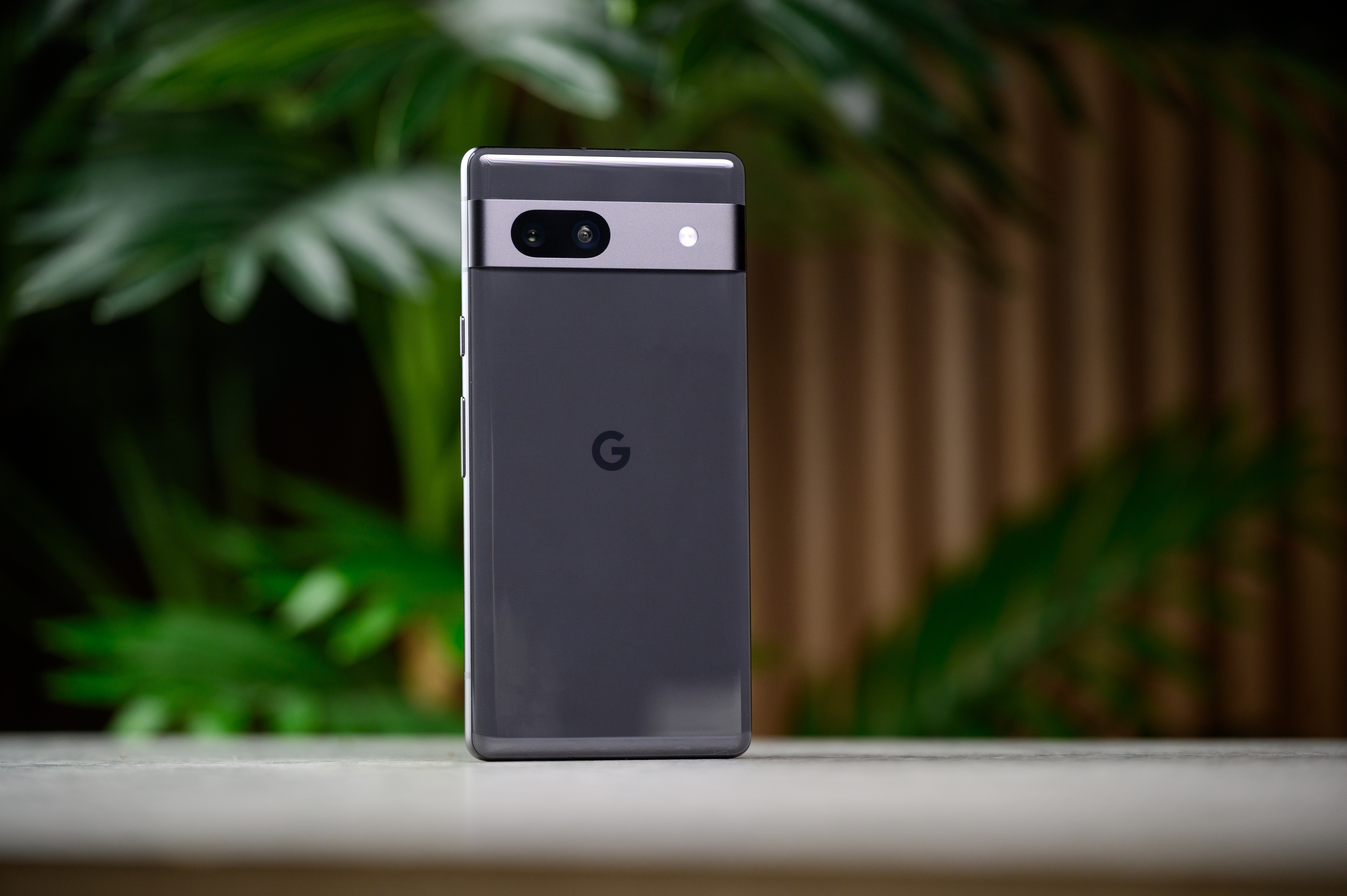 Google Pixel 7a vs. iPhone 14 Plus: Product breakdown comparison